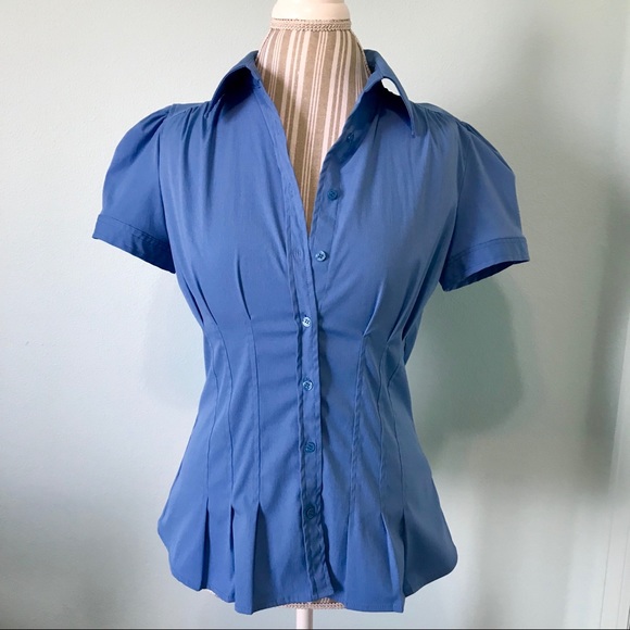 Beautiful Button Up Blouse Size Med - Picture 1 of 7